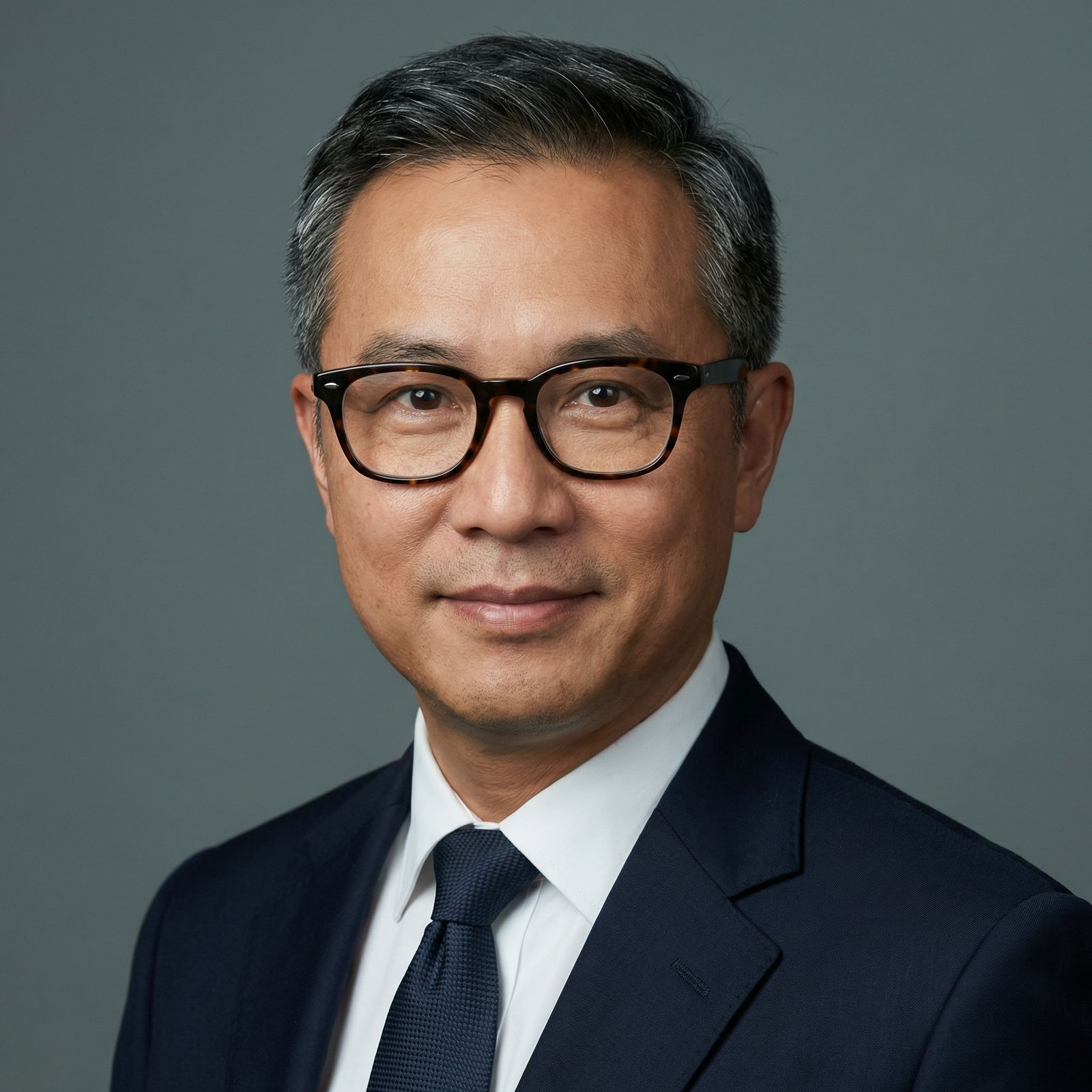 足交制片人王鹤鸣